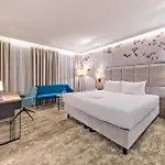 Focus Premium Hotell