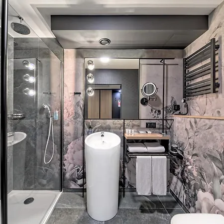 Focus Premium Otel Varşova