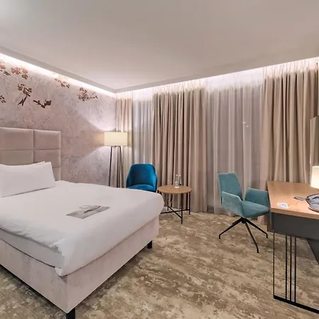 Focus Premium 4* Varsóvia