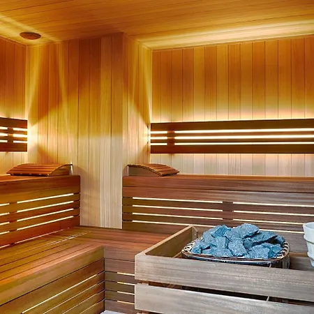 Focus Premium فندق وارسو