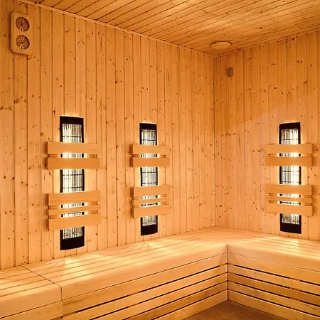 Focus Premium فندق 4*