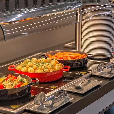 מלון Focus Premium 4*